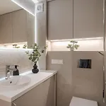 Loft 10 *